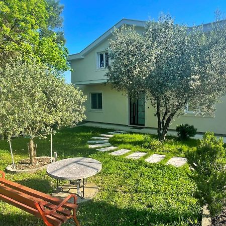Petivat Gardens Apartment Exterior foto