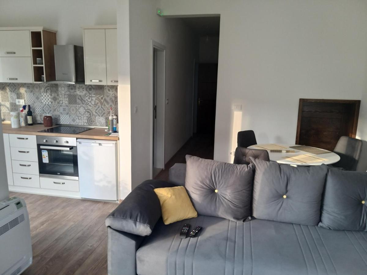 Petivat Gardens Apartment Exterior foto