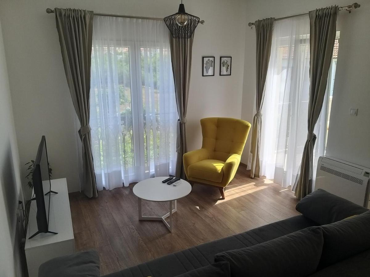 Petivat Gardens Apartment Exterior foto