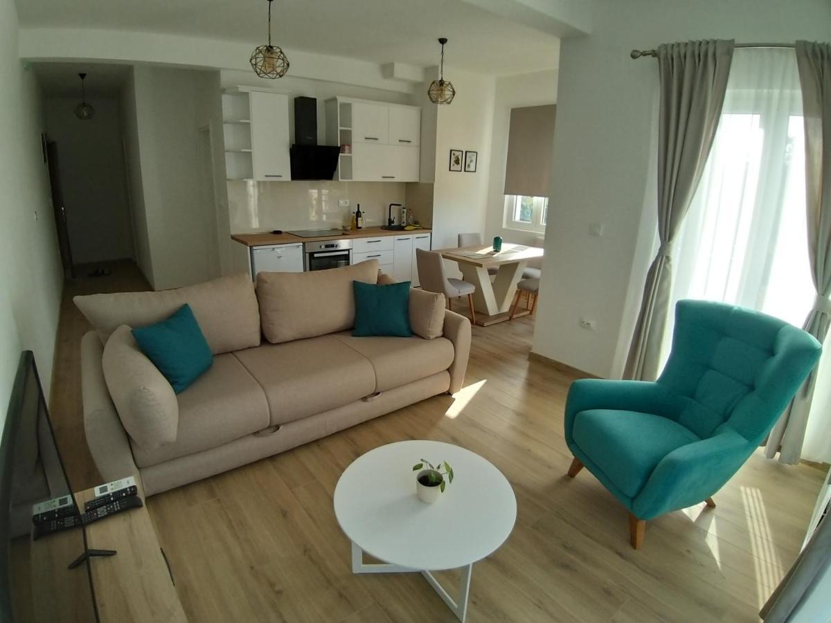 Petivat Gardens Apartment Exterior foto